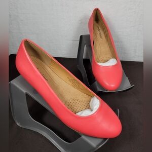 Comfotview EUC Leather Pink Heel Slip-on womens size 8.5 Business Casual Vacatio